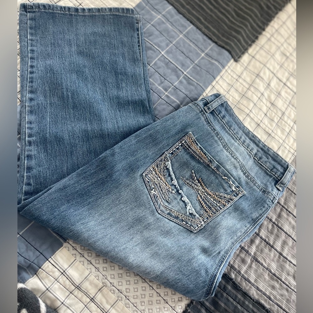 Maurices brand capris. Size 14